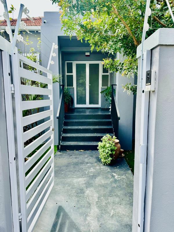 4 Bedroom Property for Sale in Vredehoek Western Cape